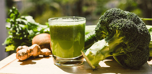 sinh tố súp lơ từ bột sấy khô