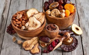 có nên ăn trái cây sấy sau khi tập luyện