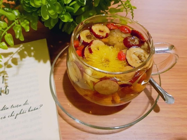 trà hoa cúc táo đỏ