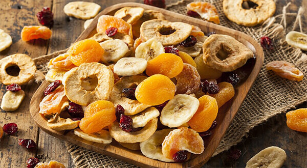 các quy định mang trái cây sấy khô