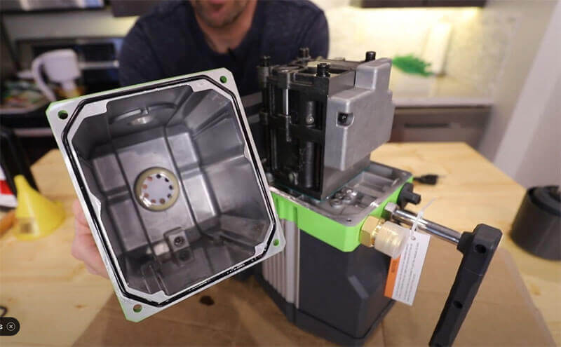 vệ sinh máy bơm chân không máy sấy thăng hoa