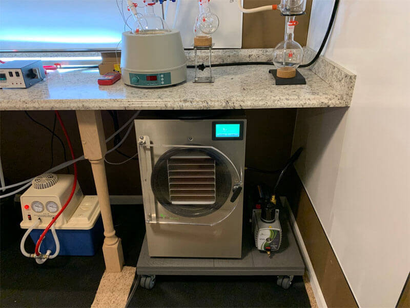 Lý do lựa chọn và hành trình làm quen máy sấy thăng hoa mini